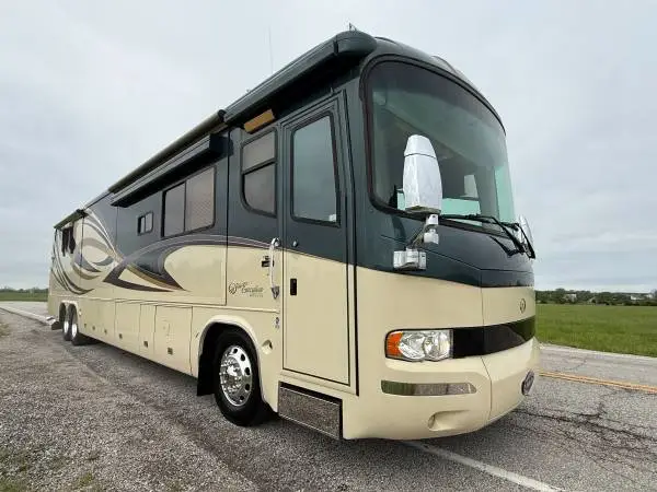2005 Monaco Executive 43, Quad Slide, 500hp Cummins, OBO