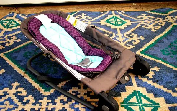 BABY CHAIR Summer Infant Child Portable Folding Nap Seat Vibrating