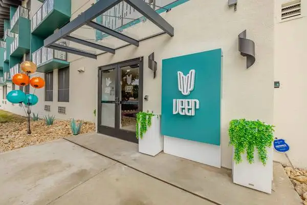 Located in Austin, On-Site Maintenance, Studio/1B
