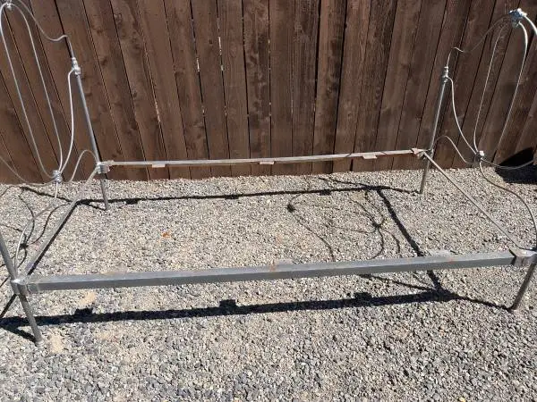 Bed frame f/garden planter