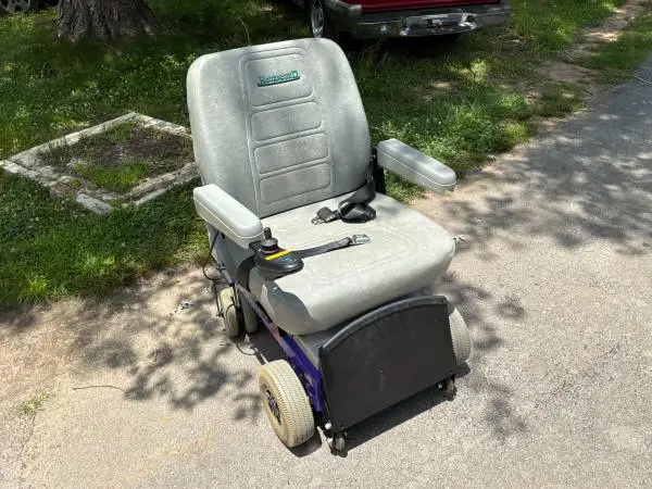 Hoveround Teknique XHD wheelchair, like new