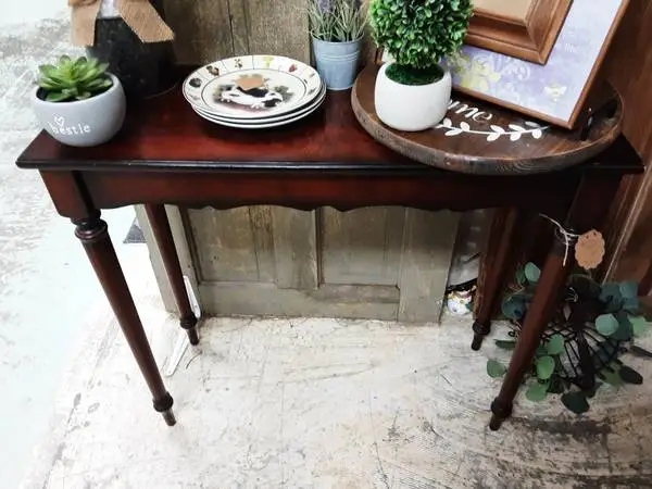 Bombay Table