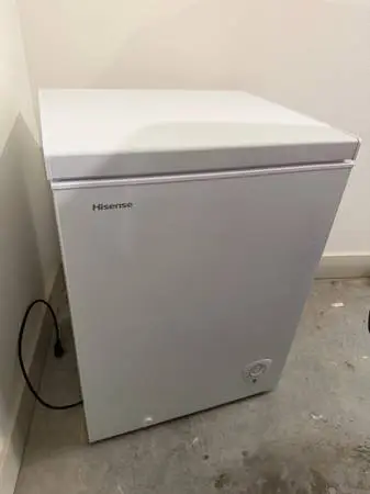 Hisense 5.0 cu. ft. Chest Freezer (FC50D6EWE)