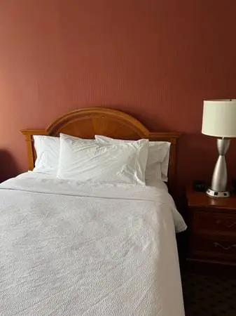 HOTEL FURNITURE LIQUIDATION | 124 Queen & King Bedroom Sets | Bulk Dis