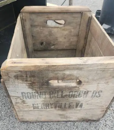 Round Hill Orchards wooden crate