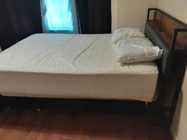Like New Queen Siize Bed