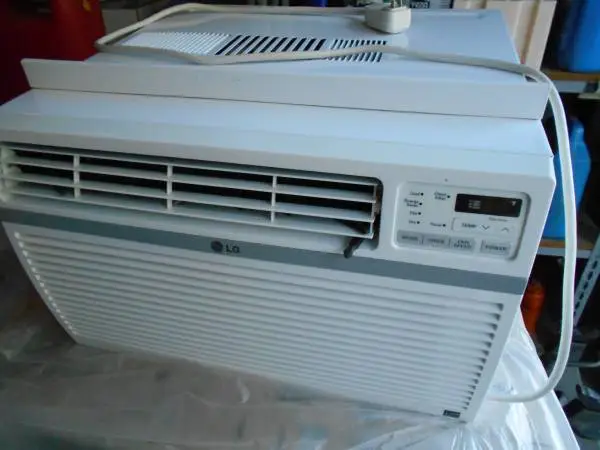 12,000 BTU air conditioner