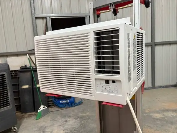 Ac window unit 12k BTU with heat 220V