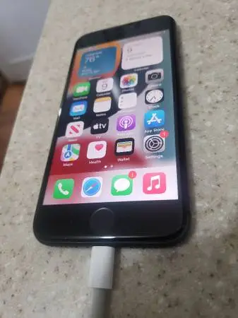 Black Apple Iphone 8 Unlocked 256GB IOS 15.2.1 Batt 91% Health