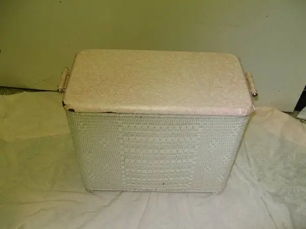 Clothes hamper