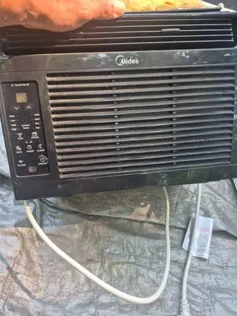 AIR CONDITIONER