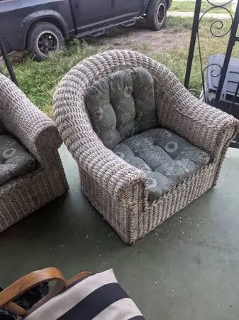 Rakatan chairs