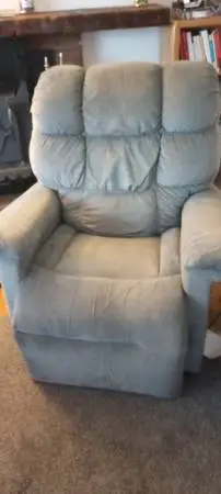 Golden Lift Chair Needs work