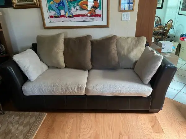 Sofa Very Nice