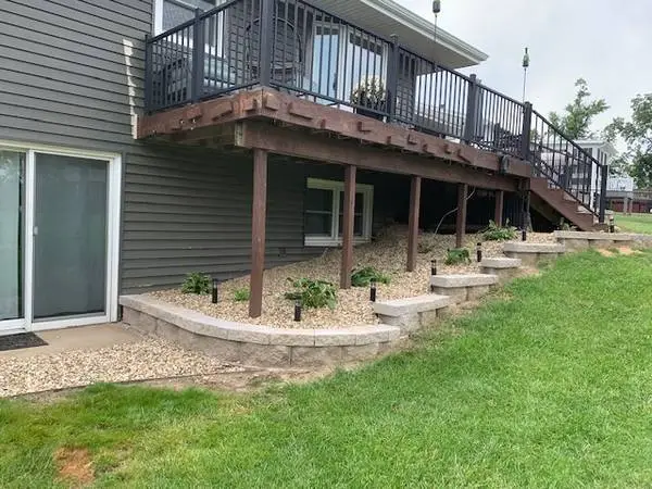 LANDSCAPING, RETAINING WALLS, PATIOS, EDGING, TREE TRIMMING, LAWN CARE