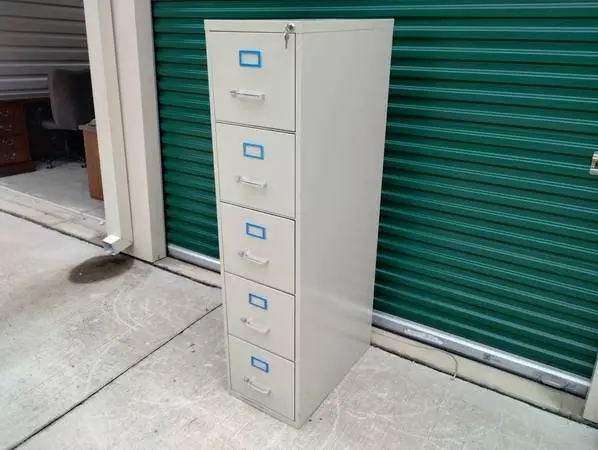 5 Drawer Metal File Cabinet with Keys to Lock - Like New Condition!