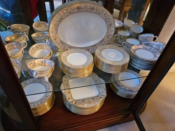 WEDGWOOD GOLD FLORENTINE CHINA