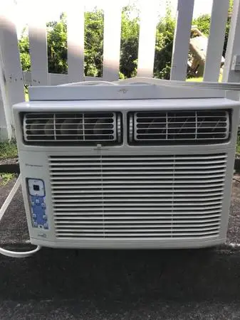 Air conditioner 8000 btu’s ice cold