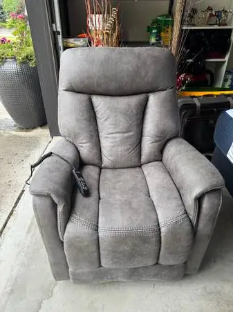Moving Sale!! Like New!! Dark Gray Electric Sit To Stand Recliner!!