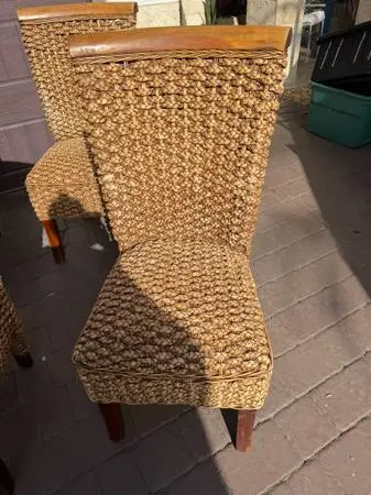 NICE BANANA LEAF TROPICAL CHAIR $20