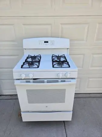 Clean GE 30 (Natural) Gas Stove Range Oven WORKS GREAT