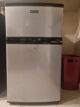 Mini Fridge not working (Only for parts)