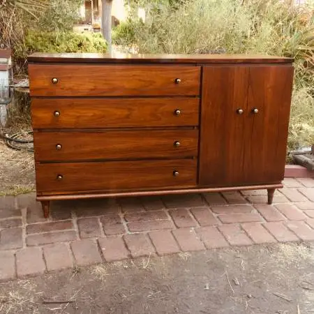 Beautiful c1962 MCM Lexchair co. walnut Credenza READY FOR USE