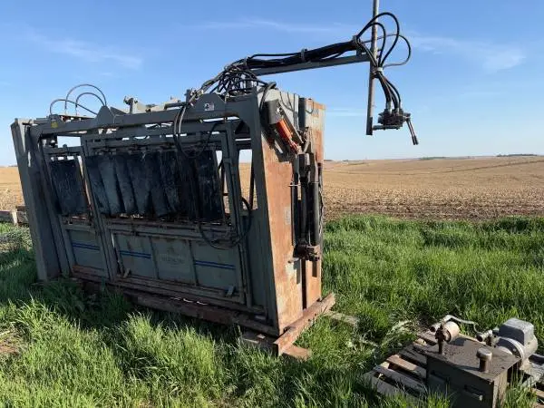 Heavy Duty Silencer Hydrualic Cattle Chute