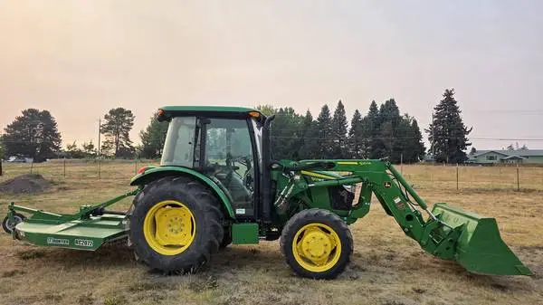 JOHN DEERE 5055E WITH 6F MOWER  55HP  4WD    ONLY 316 HRS !!!