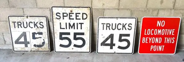4 METAL SIGNS