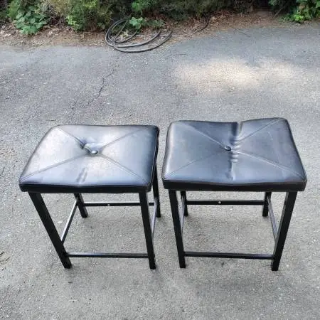 Set of two 21-in tall stools