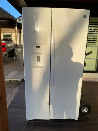 GE side by side refrigerator