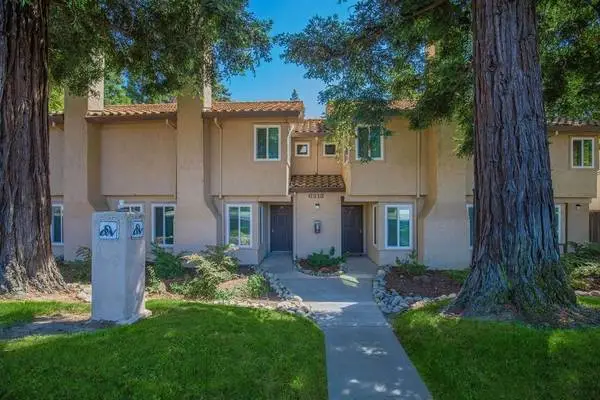 in Sacramento CA, Easy Access to Shopping, 2B/2B