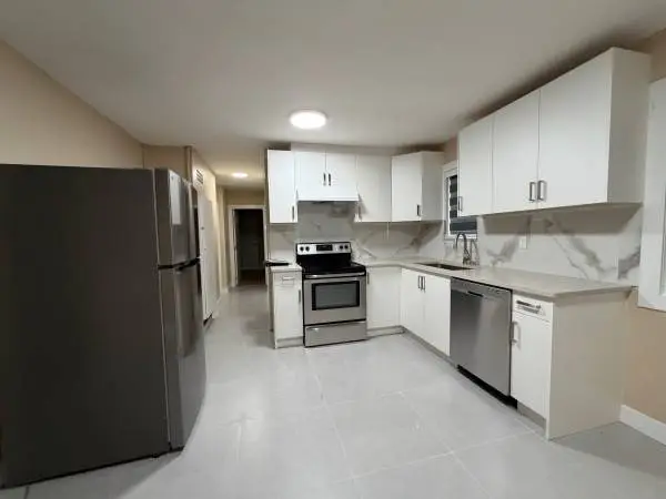 Renovated Detached 2 Bed /1 Bath Home (Rancher) in South Surrey