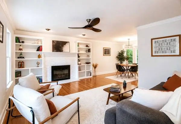 Updated large move-in ready home in fields of broadlands (FSBO)