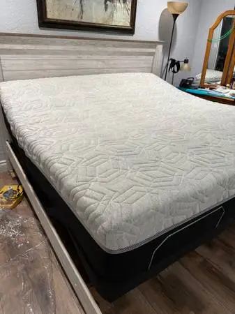 King Mattress BeautyRest Gallery Hybrid Wrangler