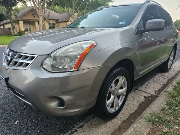 2011 Rogue  SV 105k No Accidents 2 owner Garaged As New