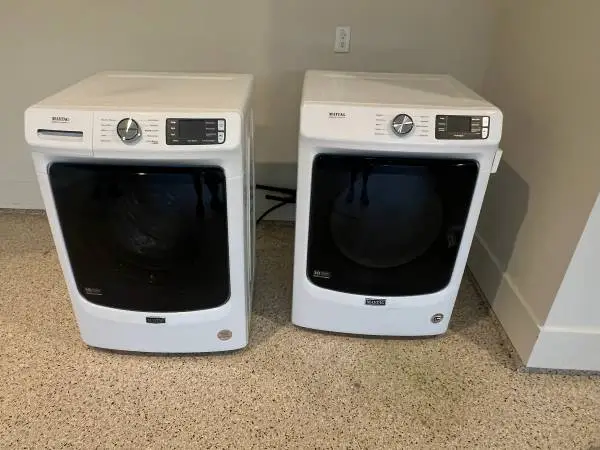 Matching Maytag Washer & Dryer Set (Like New)