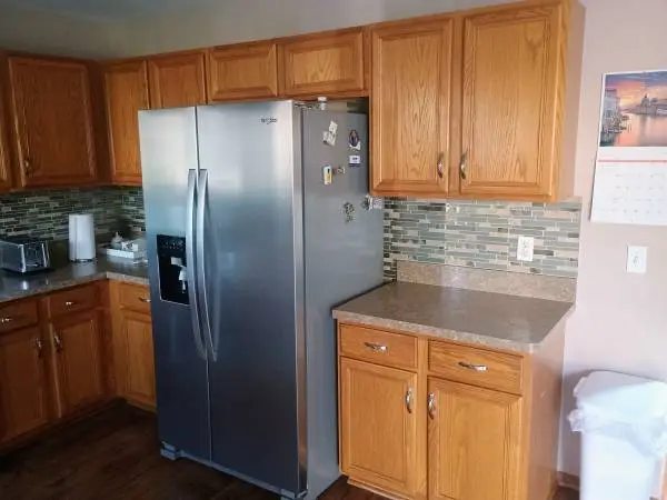 Kitchen Cabinets - Full Kitchen