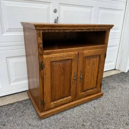 Oak Wood Storage Cabinet..Coffee/ Liquor Bar