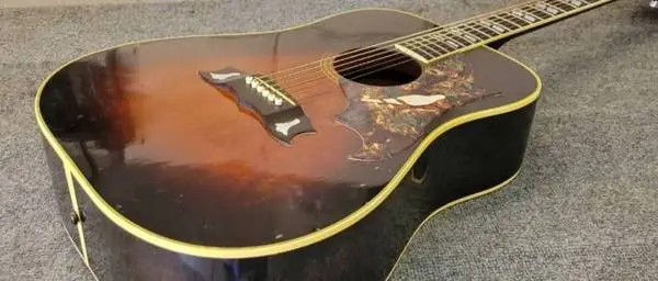 Gibson Dove – Natural Finish Vintage Acoustic Guitar