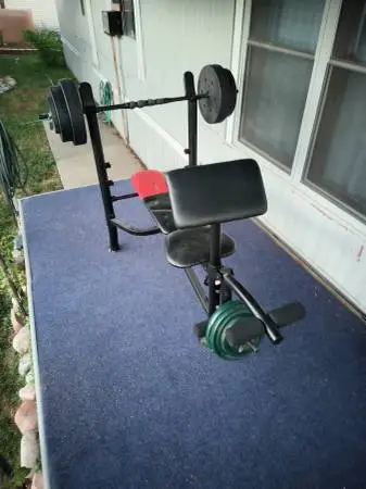 weightlifting equipment