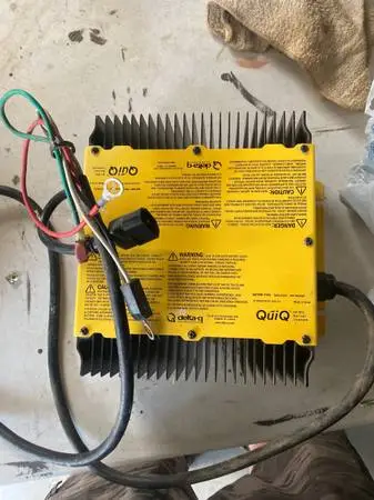 QuiQ onboard battery charger