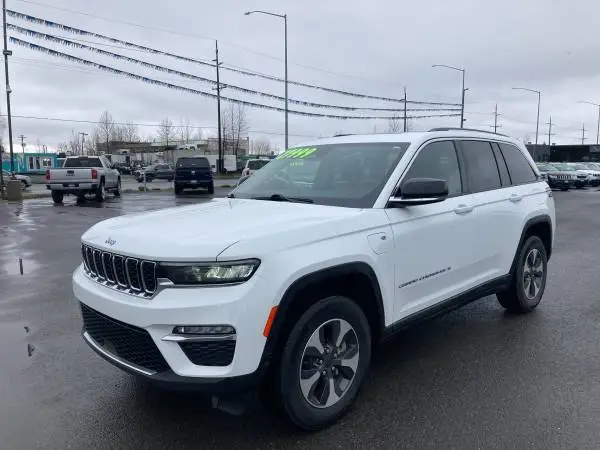 2023 Jeep Grand Cherokee 4XE /  2.0L Plug-in Hybrid Turbo