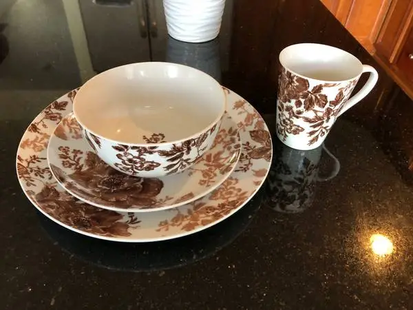 PAULA DEEN Dishes-Service for 16