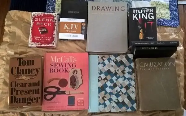 10 Books Tom Clancy Stephen King Glenn Beck Sewing Bibles History Art