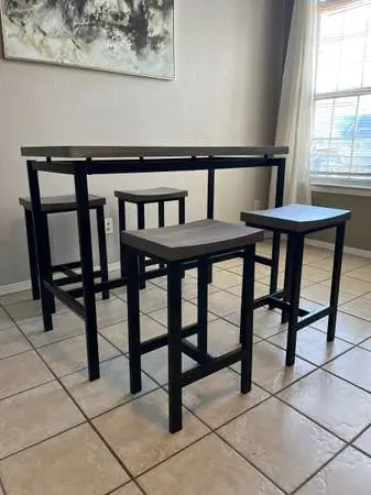Modern kitchen height table with 4 seats