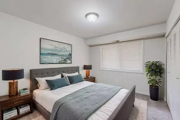 Snuggle up with FIDO in our charming 2 bd, 1 ba! Were pet-friendly!