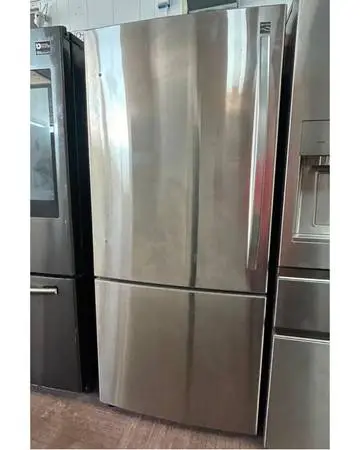 Kenmore Bottom Freezer Refrigerator in Stainless Steel Finish
