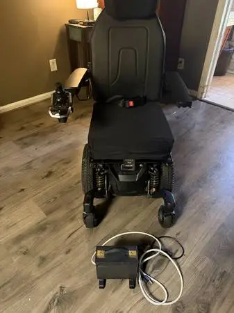 Quantum Edge 3 Power Wheelchair with iLevel Seat Elevation - Low Miles